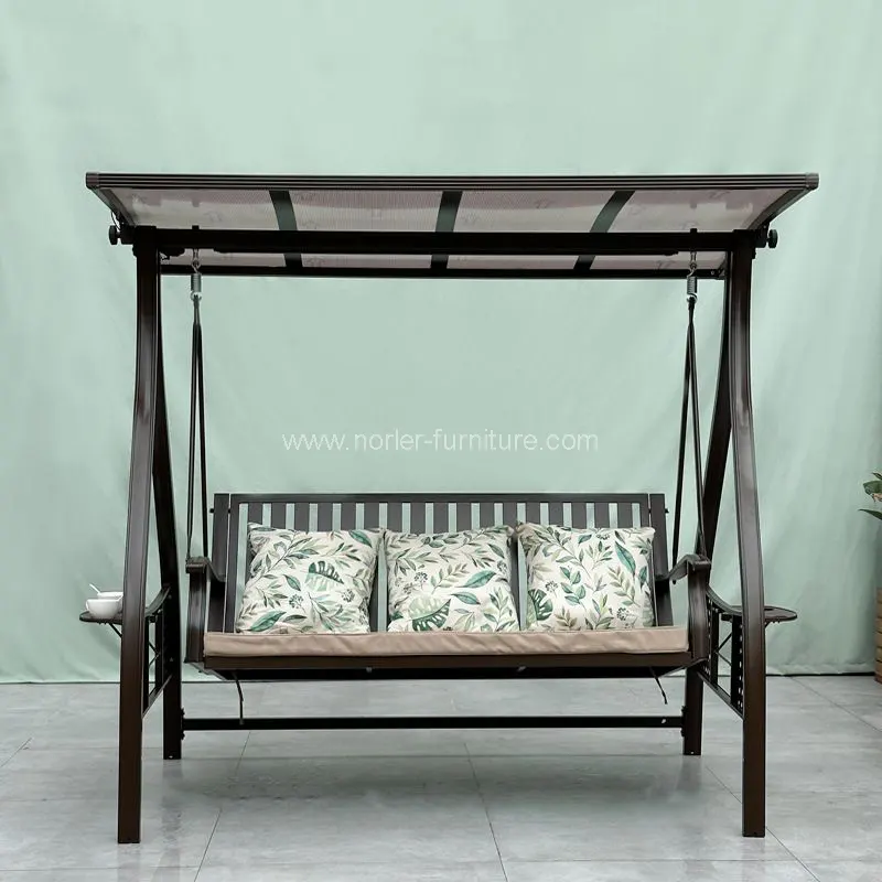 چرا یک صندلی آویز در فضای باز هوشمندترین راه برای ارتقای راحتی در فضای باز است؟