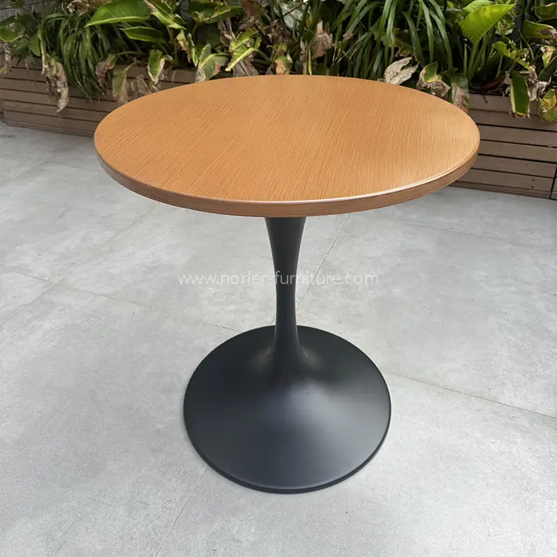 قاب آلومینیومی در فضای باز مجموعه بالکن الفین بافته شده