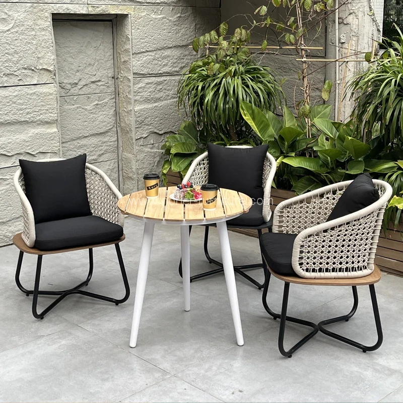 قاب آلومینیومی در فضای باز مجموعه باغ Rattan