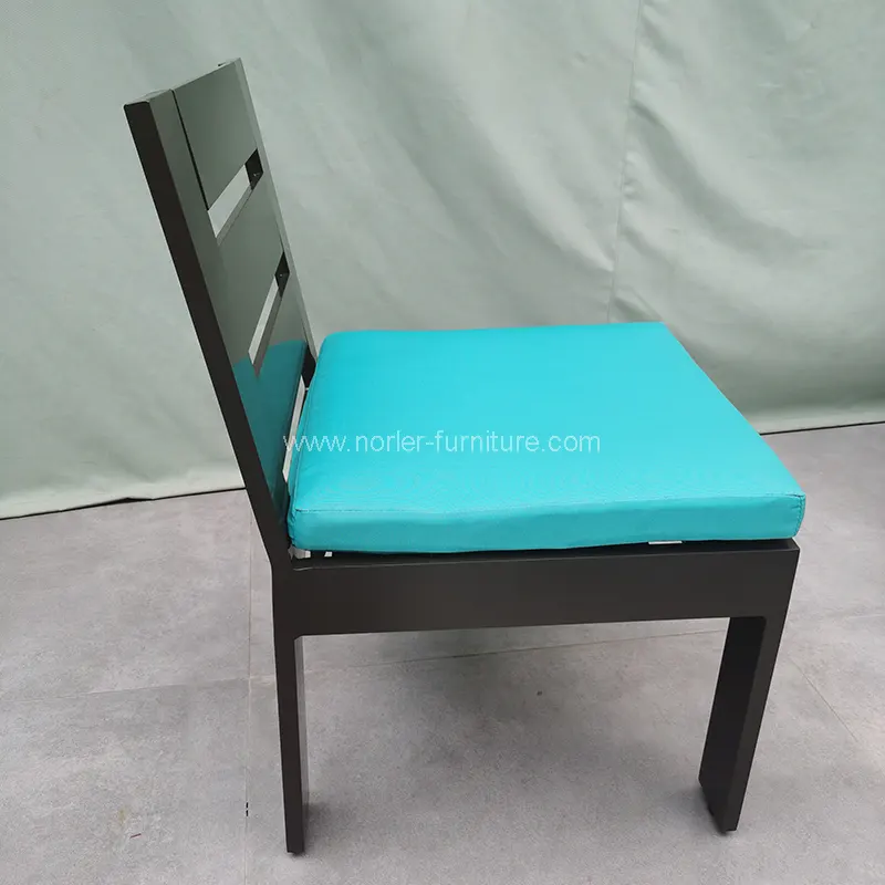 مجموعه ناهار خوری قاب آلومینیومی لوکس در فضای باز