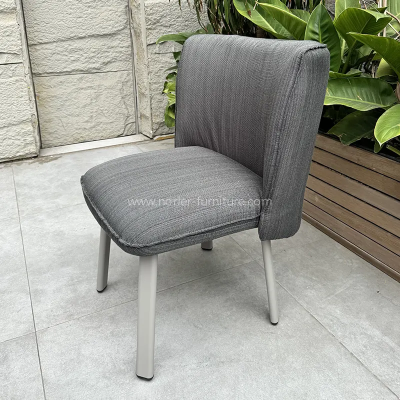 مجموعه بالکن میز قهوه مربع در فضای باز